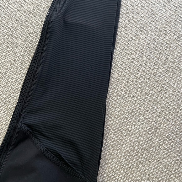 Victoria’s Secret work out pants with pockets. Size Small. - Picture 4 of 7